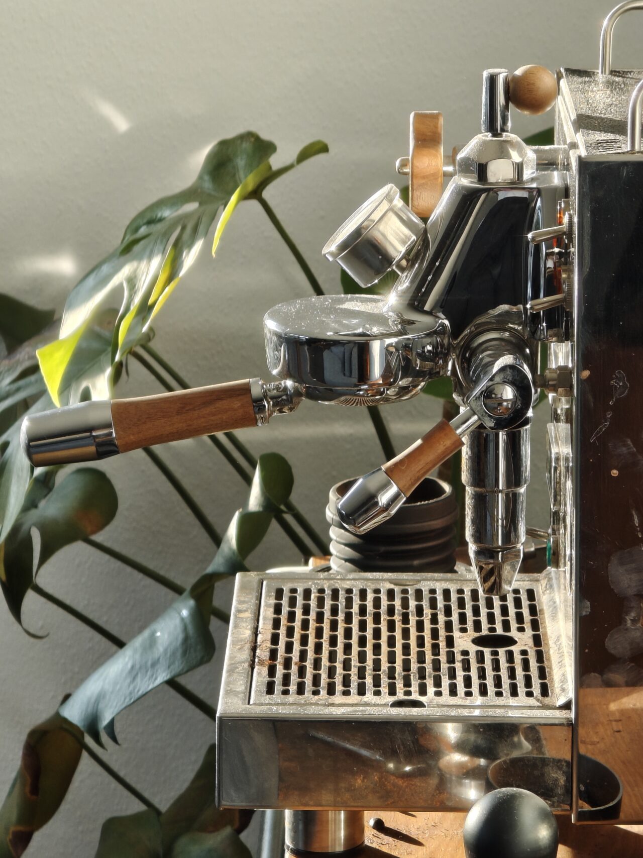 E61 Brew group espresso machine